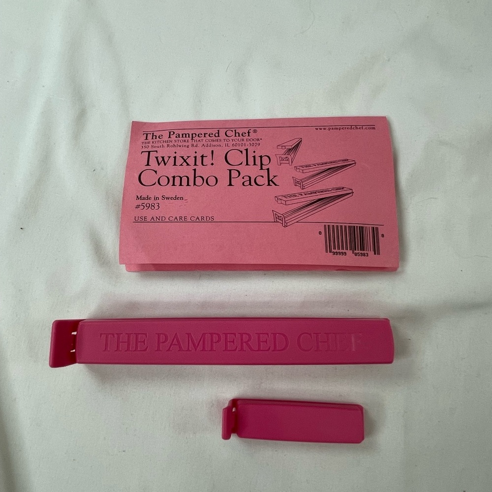 The Pampered Chef Twixit! Clips (2) - Pink 1999